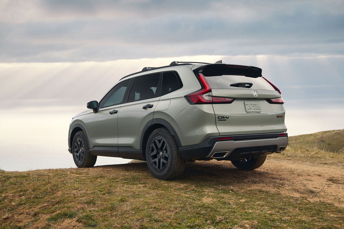 2026 Honda CR-V Sport Hybrid FWD — Rear three-quarter