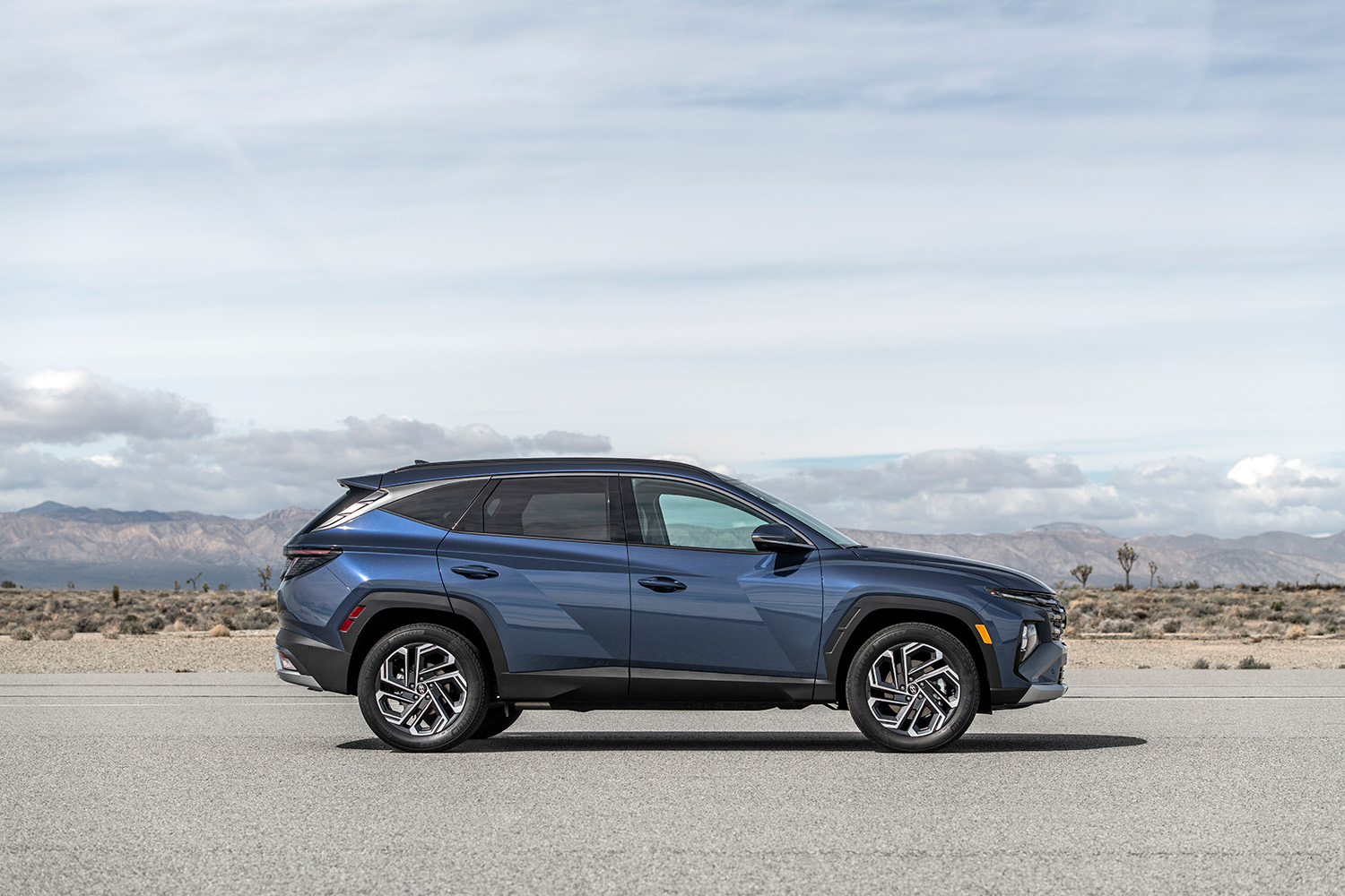 2026 Hyundai Tucson SEL FWD — Profile
