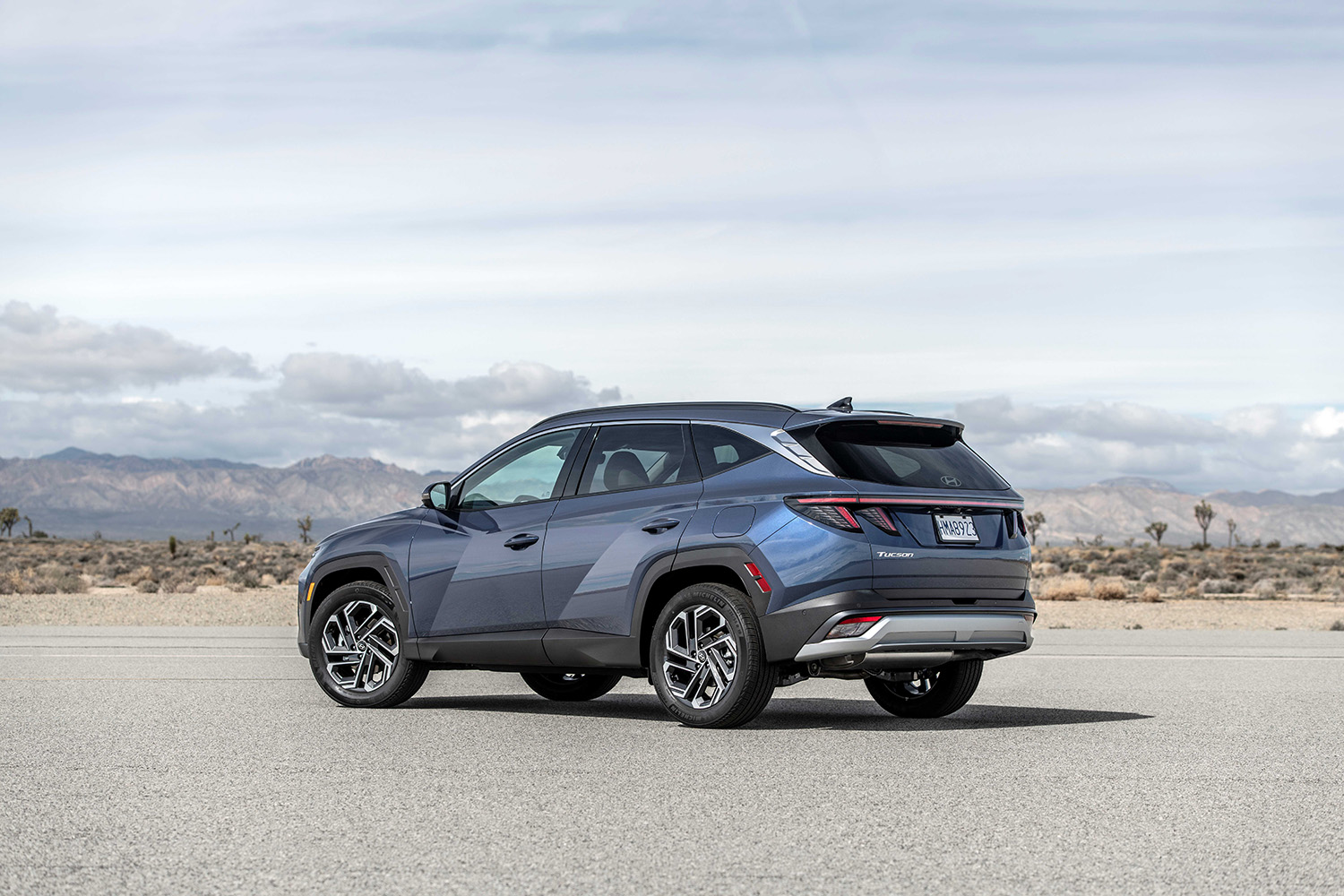 2026 Hyundai Tucson SEL FWD — Rear three-quarter