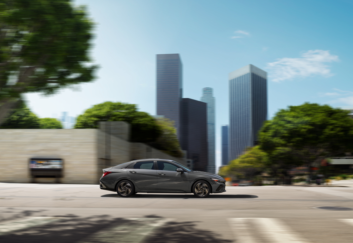 2026 Hyundai Elantra HEV SEL Sport — Profile