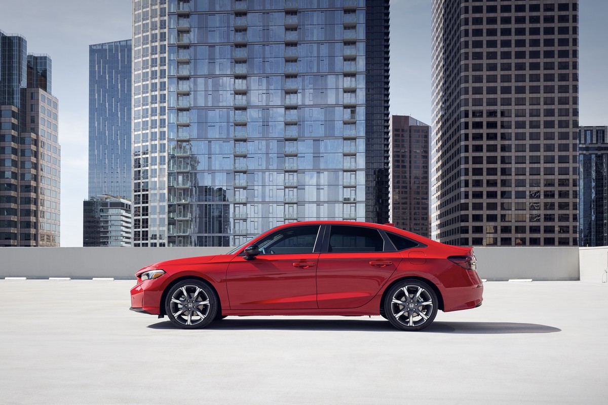 2026 Honda Civic Sport Hybrid — Profile