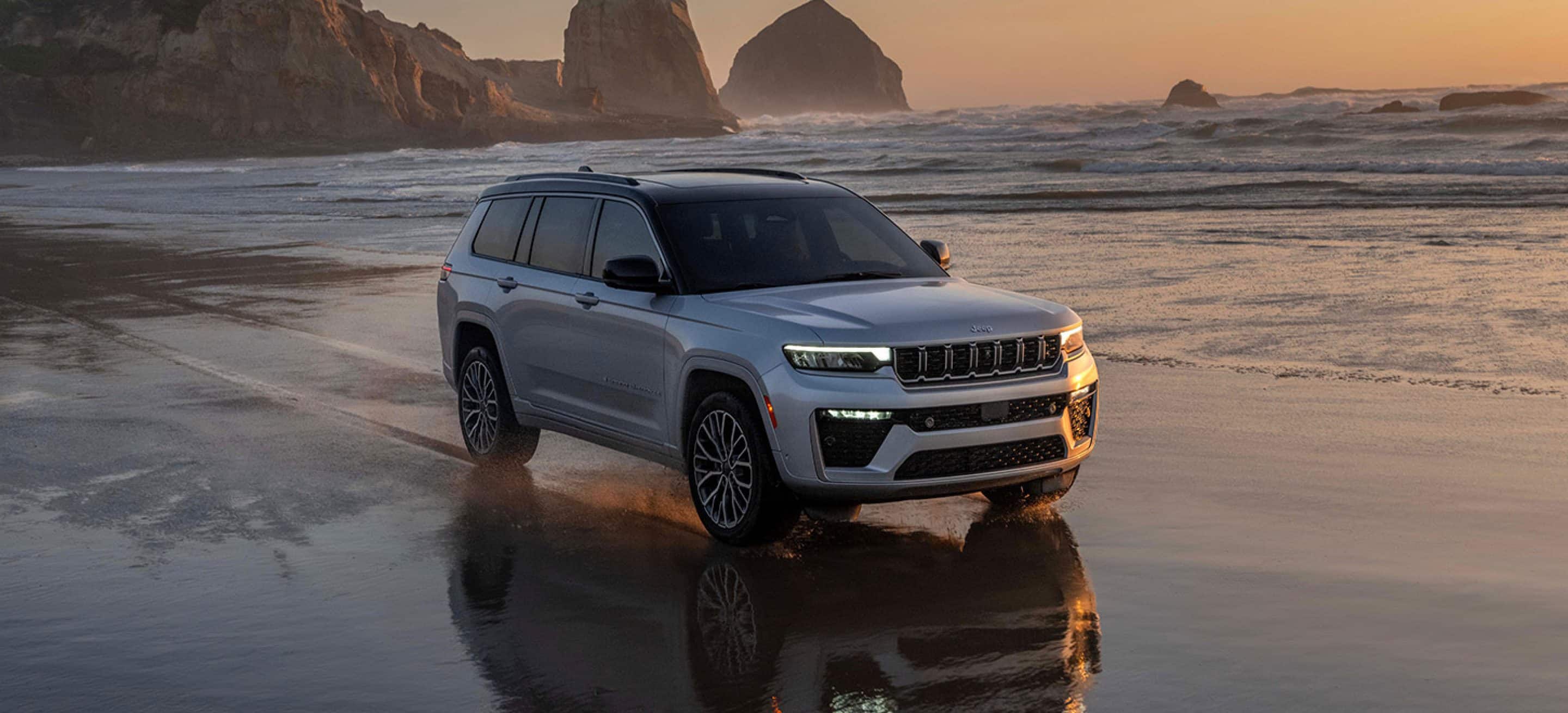2026 Jeep Grand Cherokee Limited 4WD — Front three-quarter