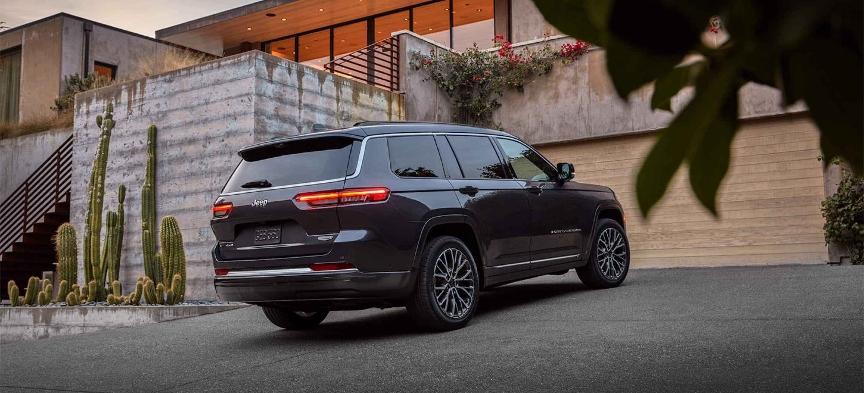 2026 Jeep Grand Cherokee Limited 4WD — Rear three-quarter