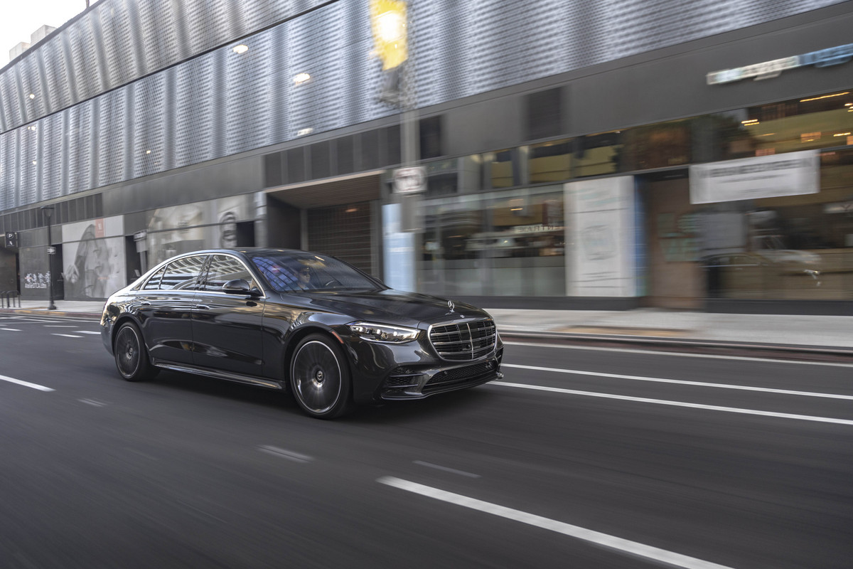 2026 Mercedes-Benz S 580 4MATIC — Front three-quarter