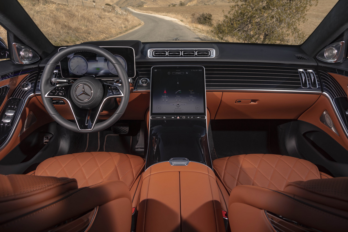 2026 Mercedes-Benz S 580 4MATIC — Dashboard