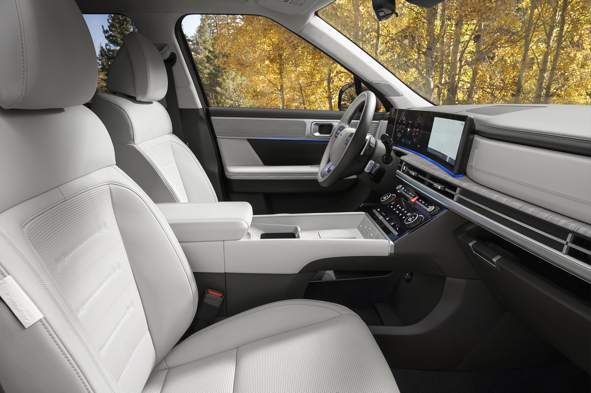 2026 Hyundai Santa Fe Hybrid AWD SEL — Interior