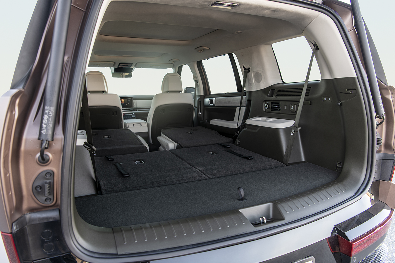 2026 Hyundai Santa Fe Hybrid AWD SEL — Cargo