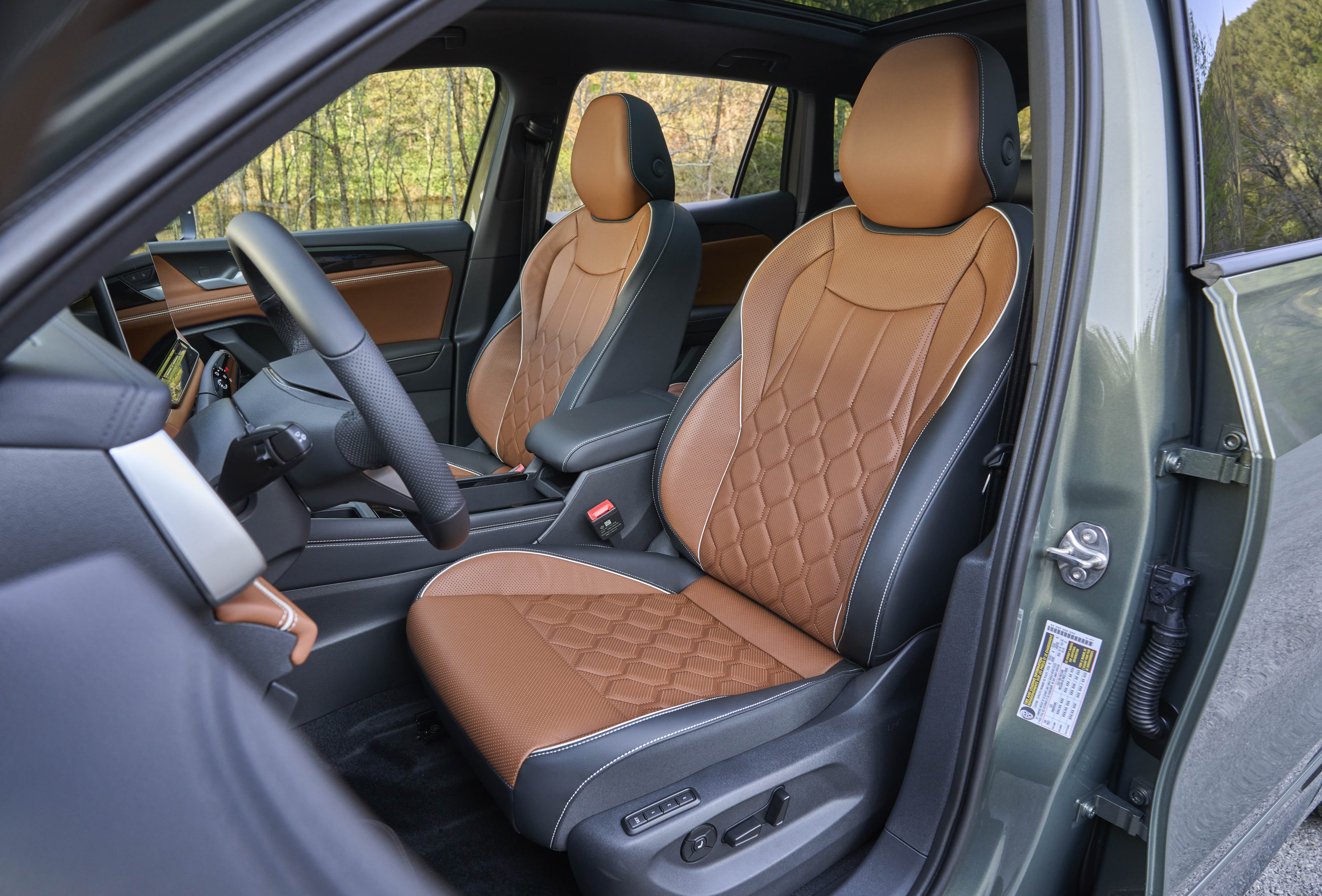 2026 Volkswagen Tiguan SE 4motion — Interior