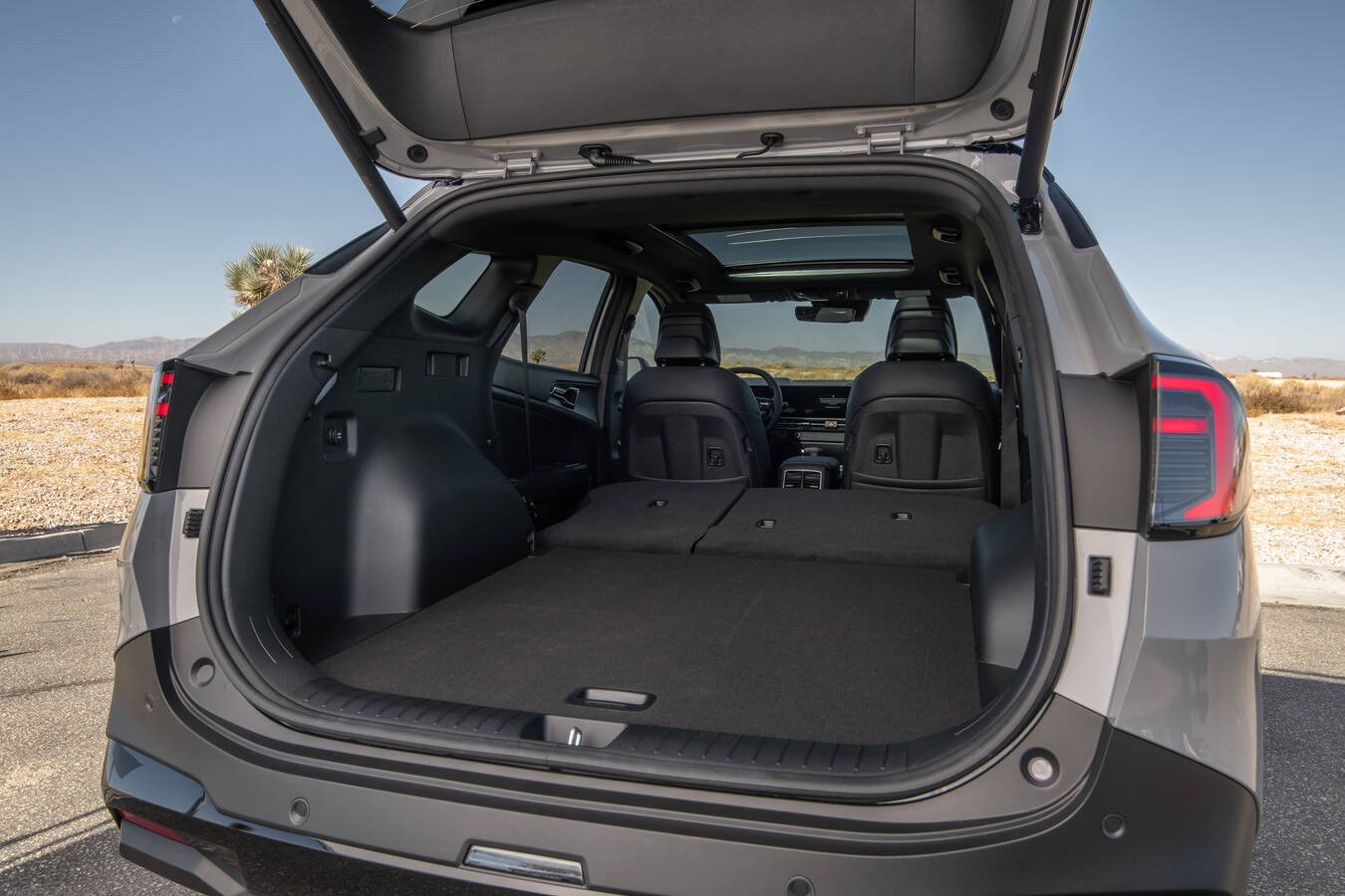 2026 Kia  Sportage X-Line — Cargo