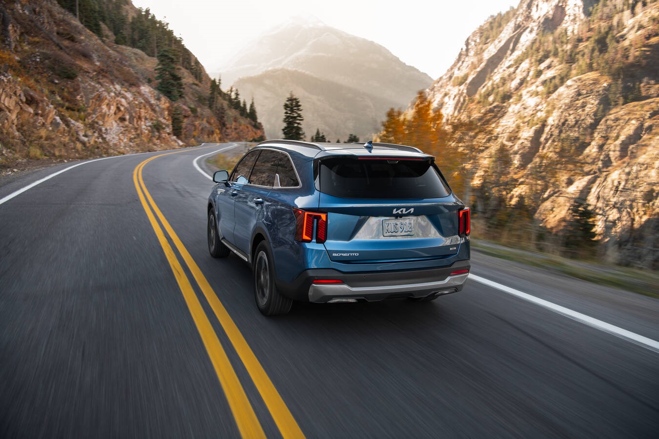 2026 Kia Sorento Hybrid EX (AWD) — Rear three-quarter
