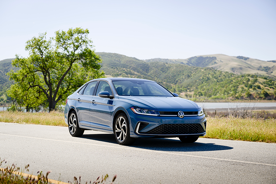 2026 Volkswagen Jetta SE — Front three-quarter