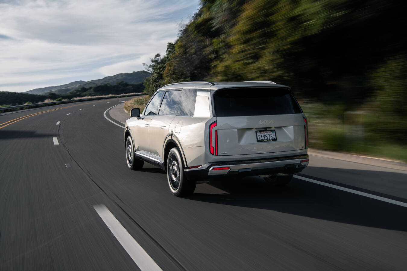 2027 Kia Telluride  Hybrid EX (AWD) — Rear three-quarter