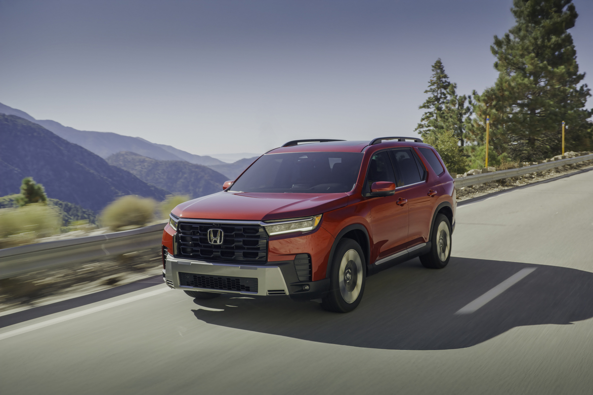 2026 Honda Pilot EX-L (AWD) — Front three-quarter