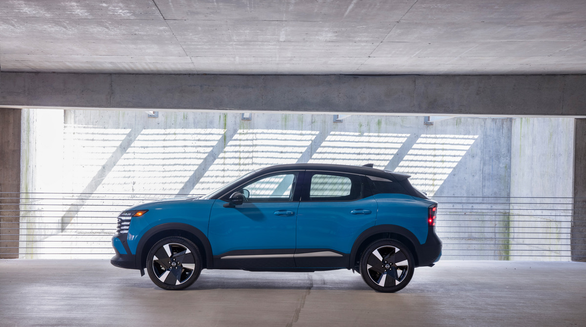 2026 Nissan Kicks SV FWD — Profile