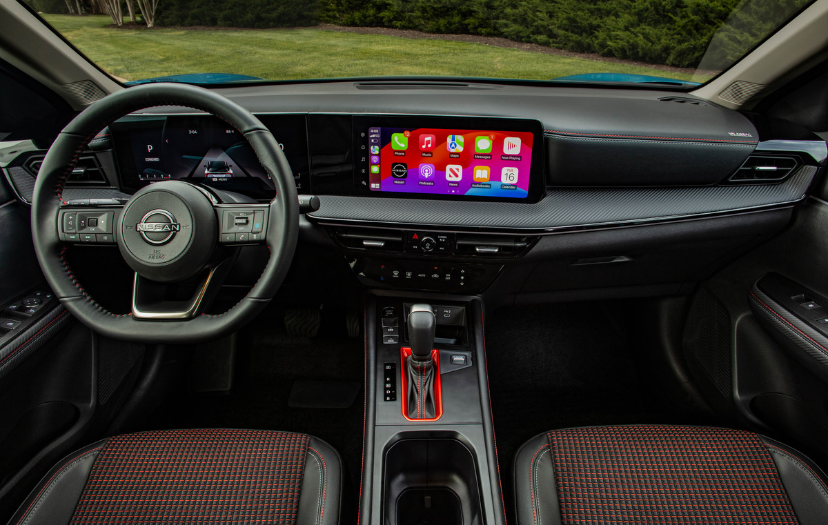 2026 Nissan Kicks SV FWD — Dashboard