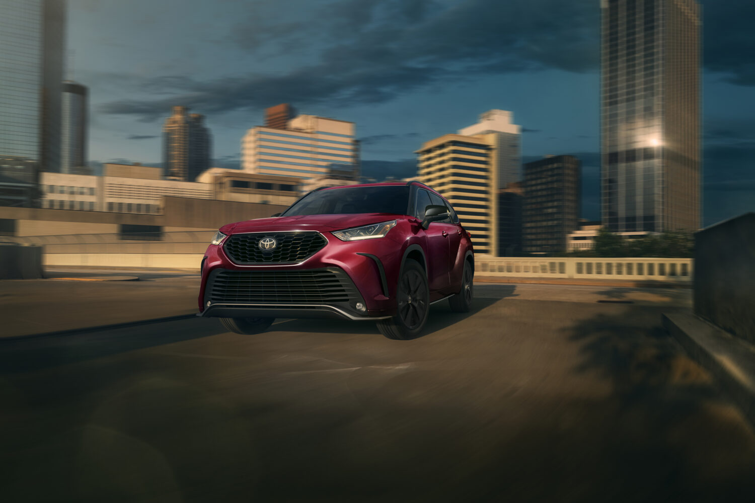 2026 Toyota Highlander XLE AWD — Front three-quarter